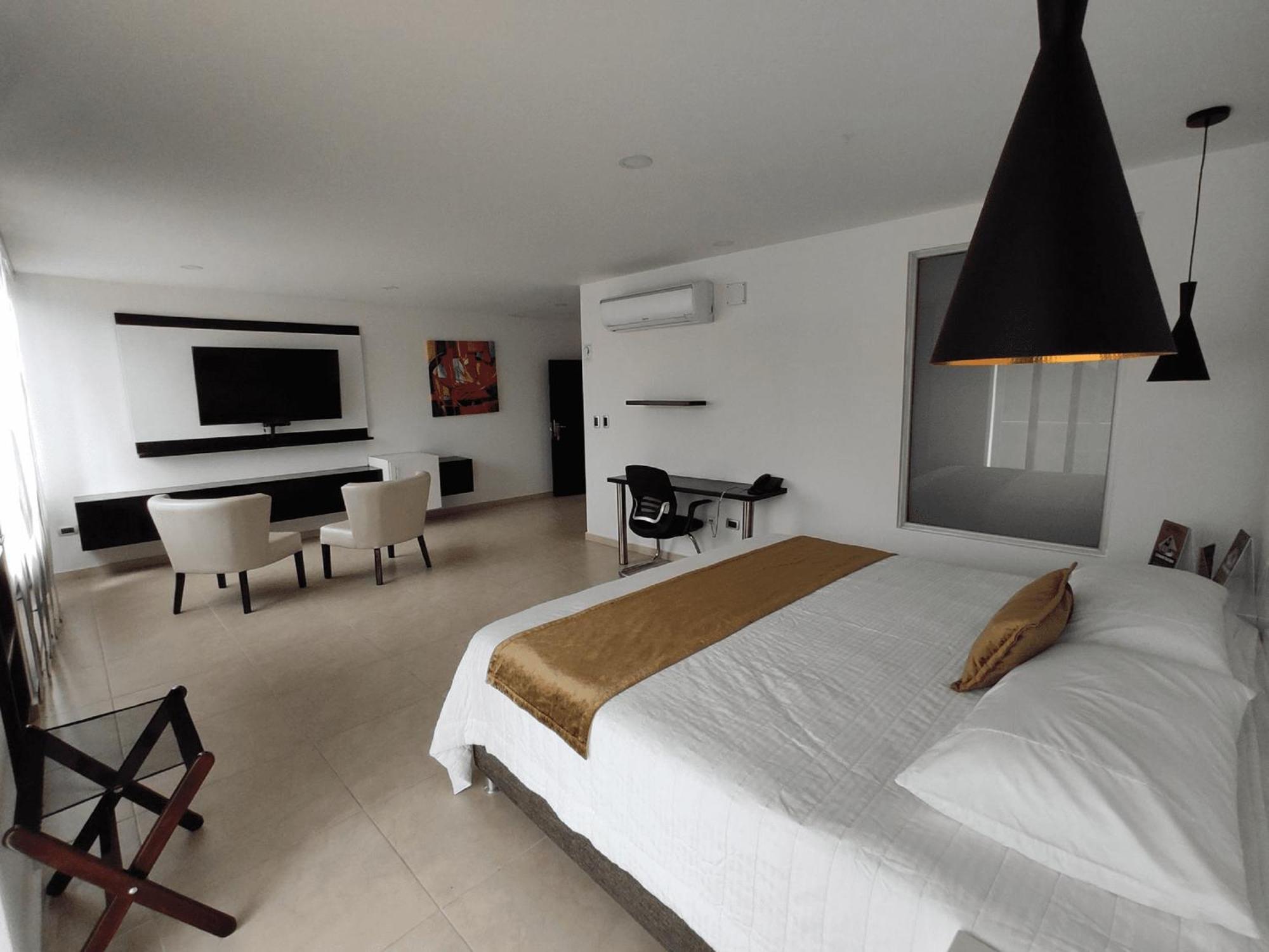 Hotel Andinos Plaza Florencia Florencia  Luaran gambar